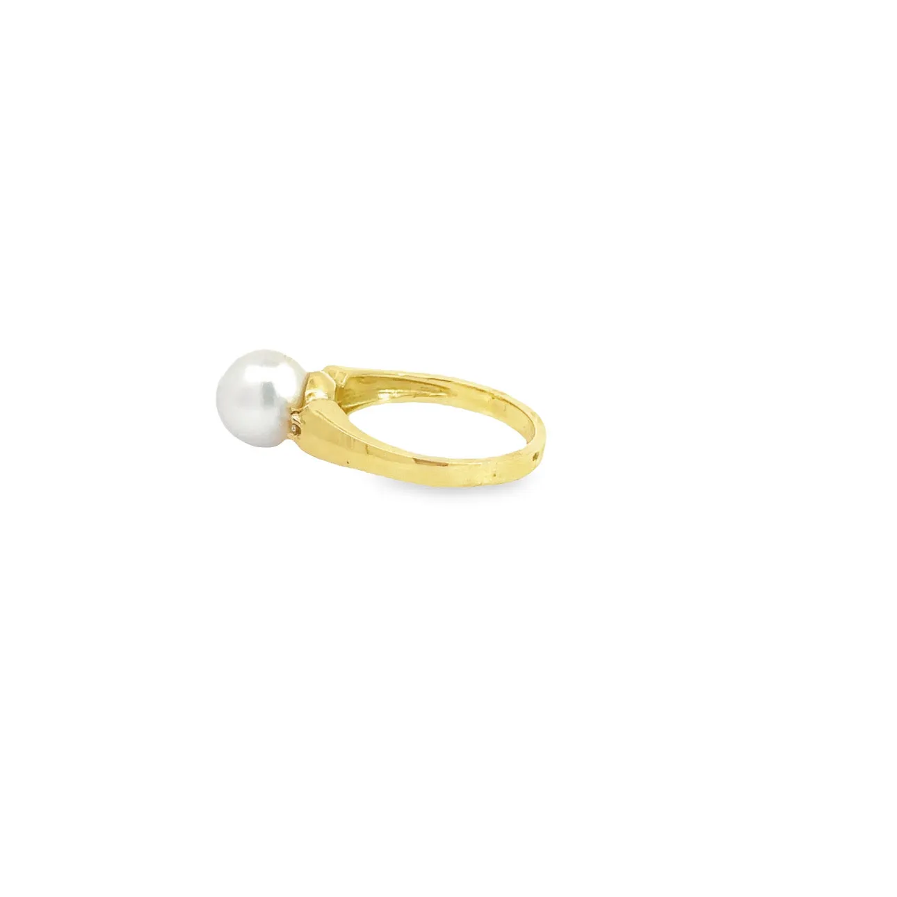 14kt Yellow Gold Ring with White South Sea Pearl and 0.14ct Diamond