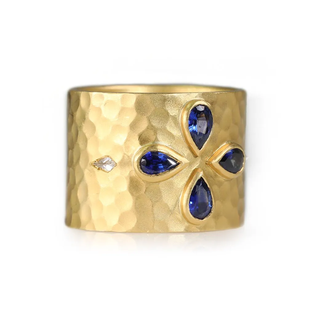 22K Gold Hammered Blue Sapphire Diamond Cigar Ring