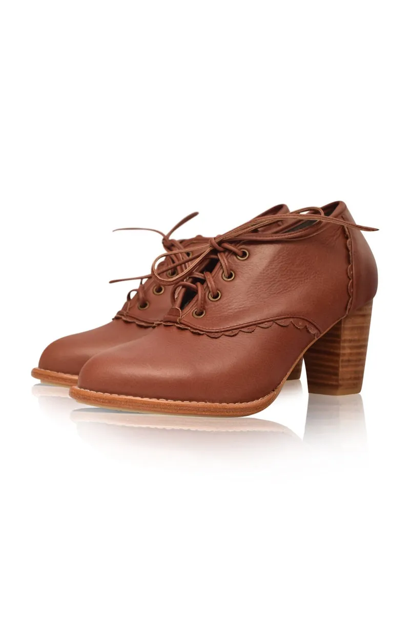 Lace-Up Oxford Heels in Dark Tan