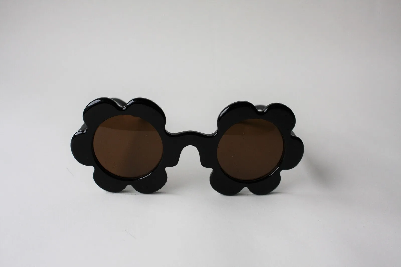 Liquorice Elle Porte Daisy Shades