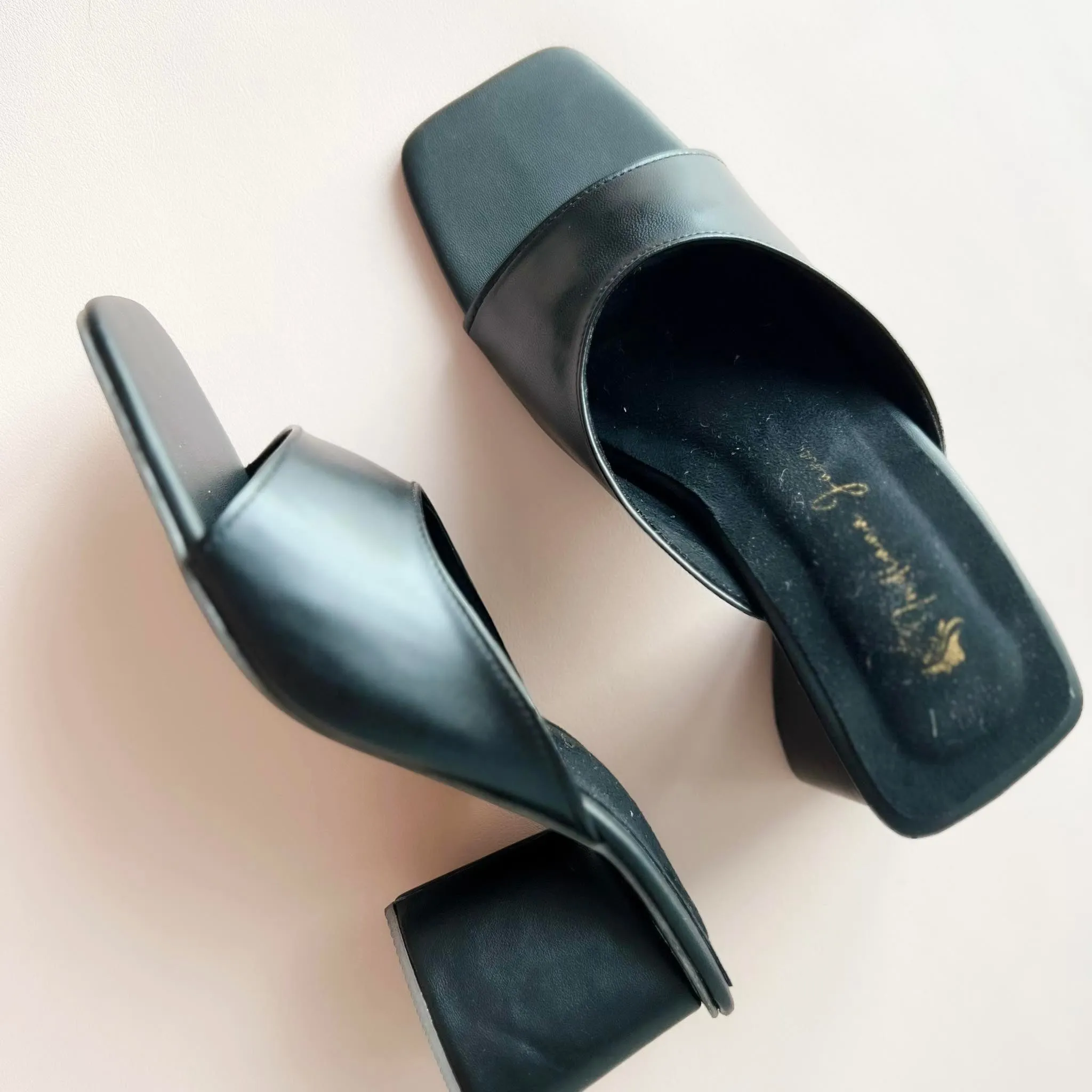 Fashionable GRETA Curve Heel Slides