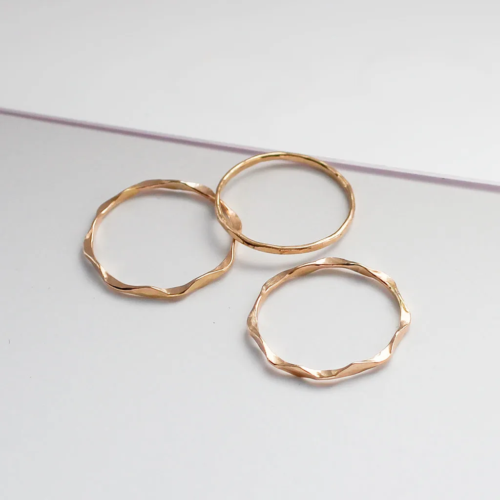 Chic Set of Wavy and Flat Rings