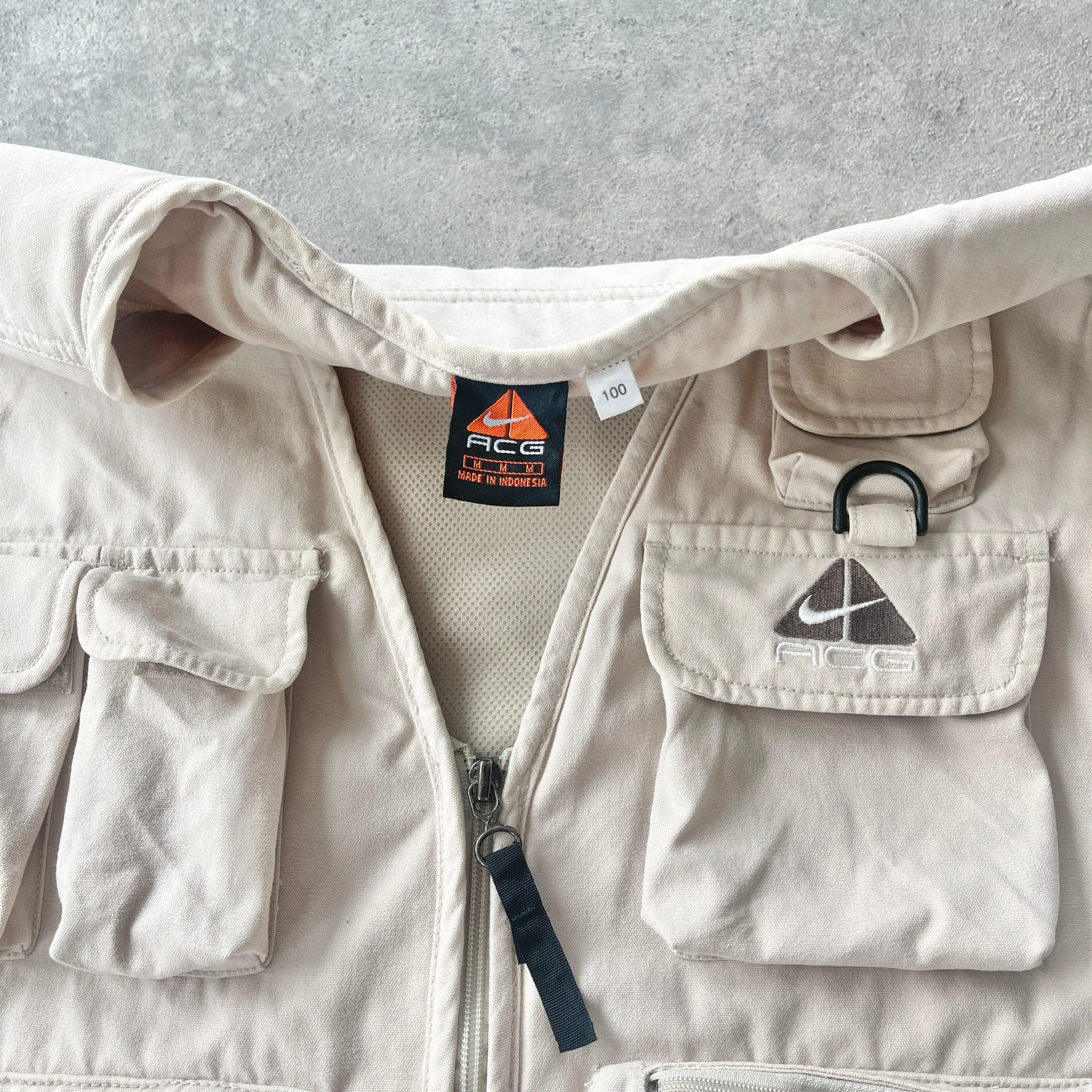 Vintage Nike ACG Rare 1990s Technical Cargo Vest Jacket in M